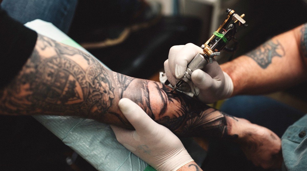 Tatuagem Vegana: Conheça Tintas e Mitos 2026